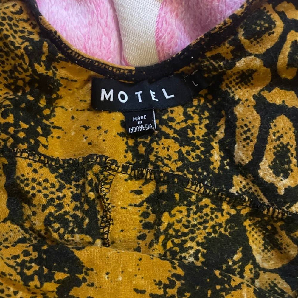 Motel urban outfitters animal print snake romper onesie leotard - Picture 4 of 4